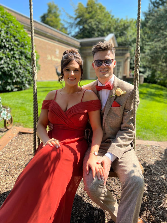 How to Match Wedding Ties & Dresses at Home