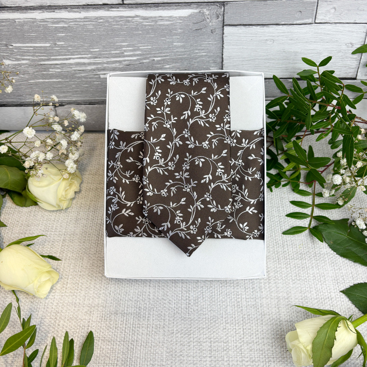 Walnut Leaves tie and pocket square in a white gift box