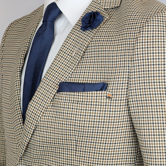 Step-by-Step Guide: How to Fold a Flat Fold (Presidential Fold) Pocket Square