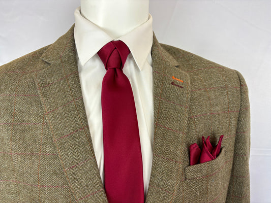 Mastering the Café Knot: A Guide to Sophisticated Tie Style