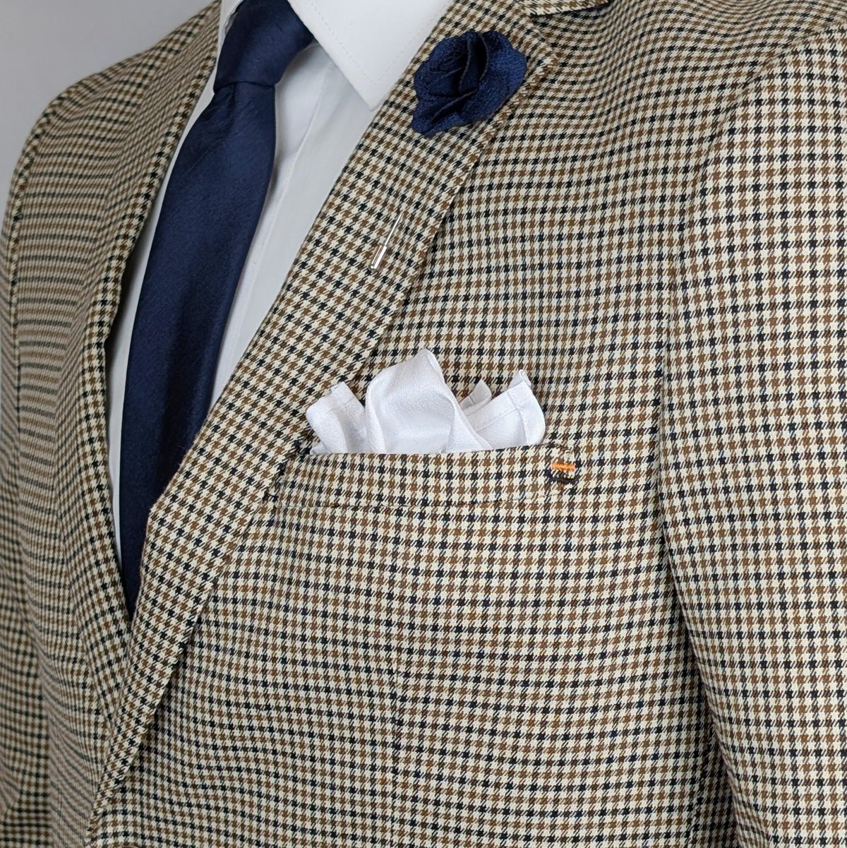 The Inverted Puff Pocket Square Fold | How To Fold A Pocket Square ...