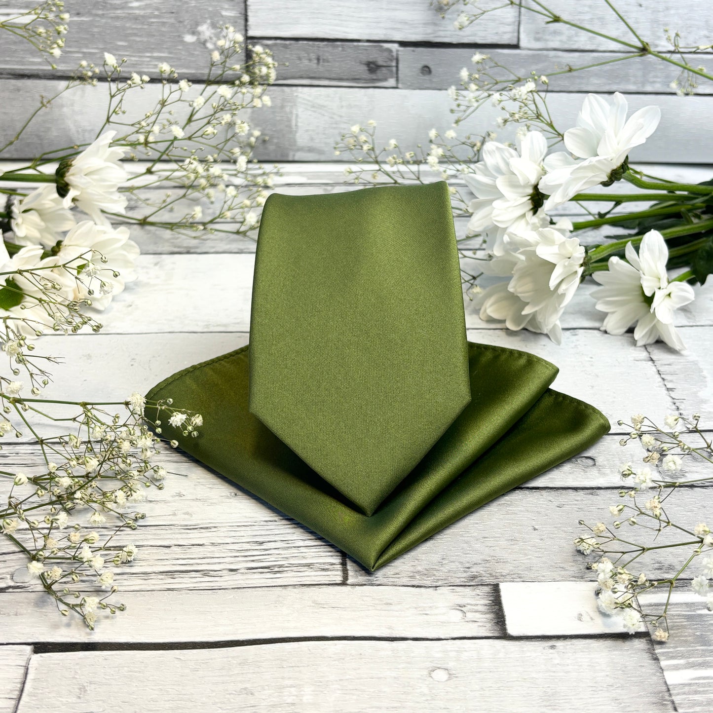 Ivy Tie & Socks Gift Set