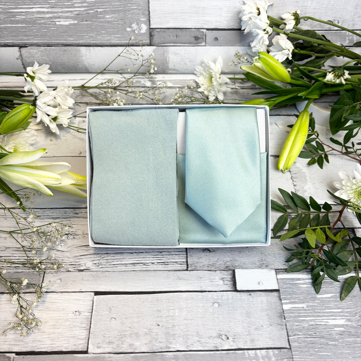 Seagrass Tie & Socks Gift Set