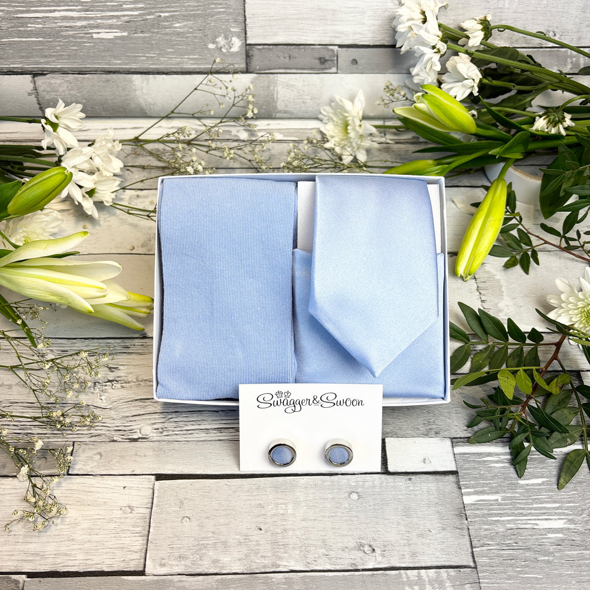 Blue Daisy Tie & Socks Gift Set