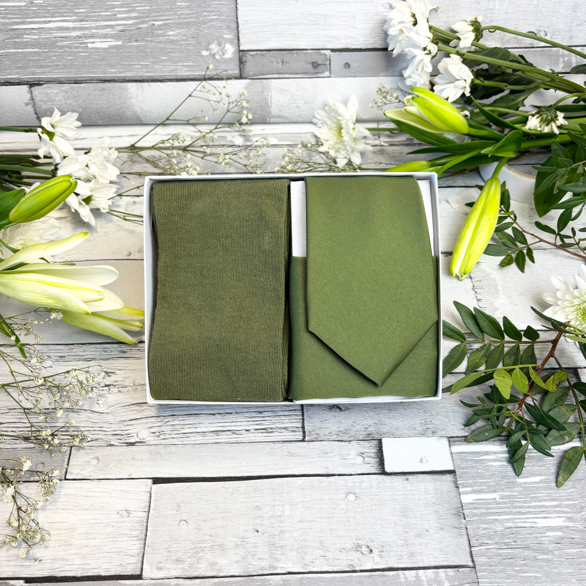 Ivy Tie & Socks Gift Set