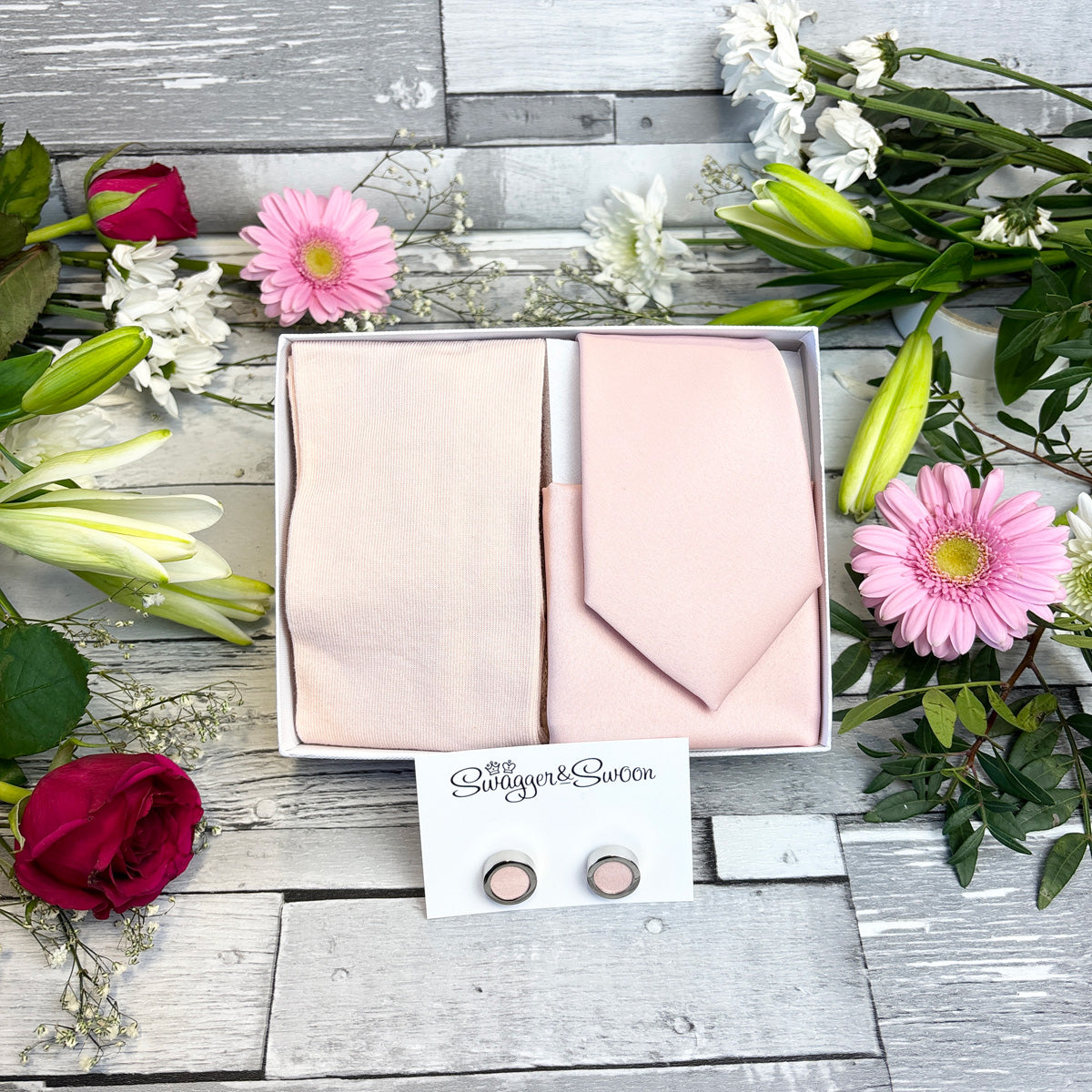 Vintage Rose Tie & Socks Gift Set