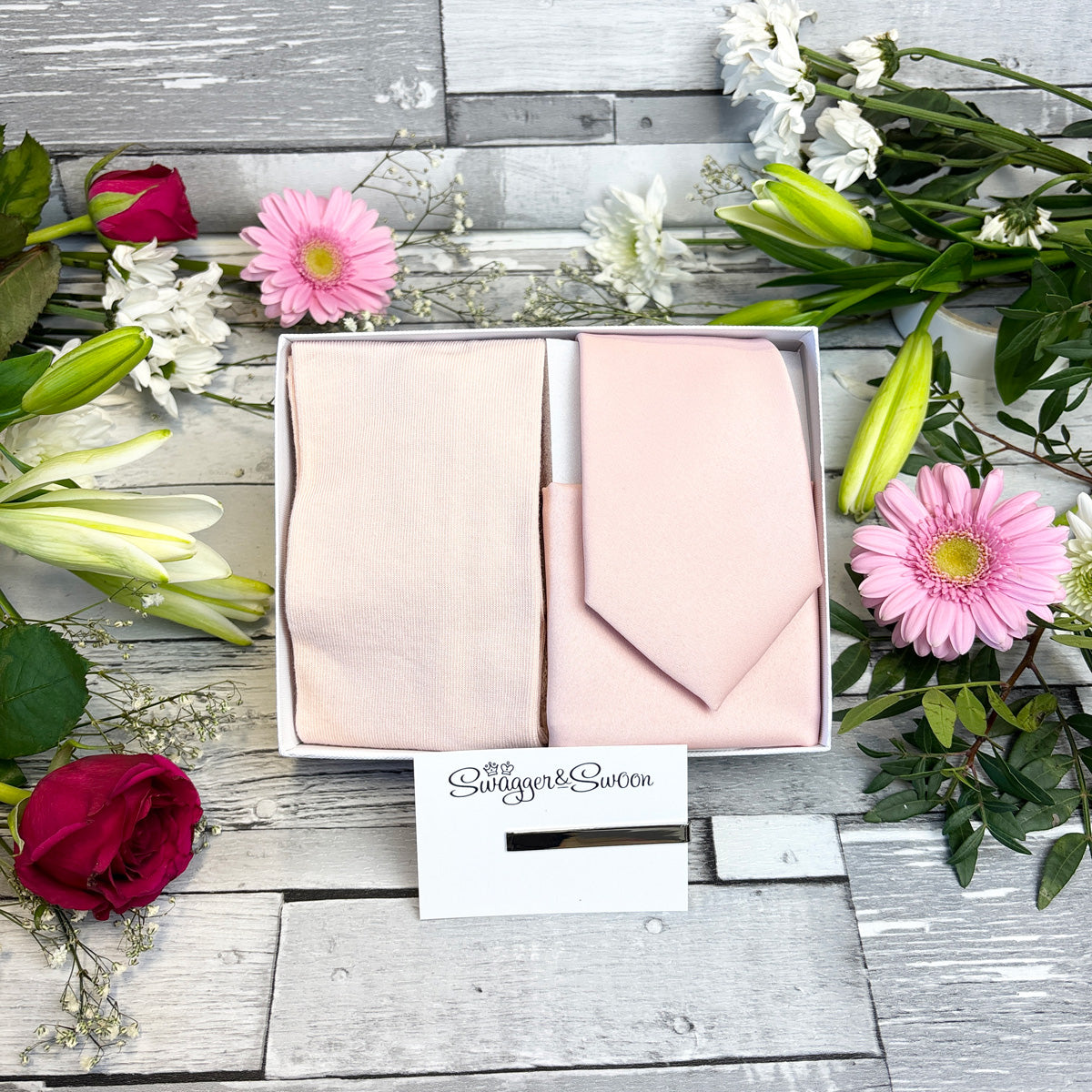 Vintage Rose Tie & Socks Gift Set