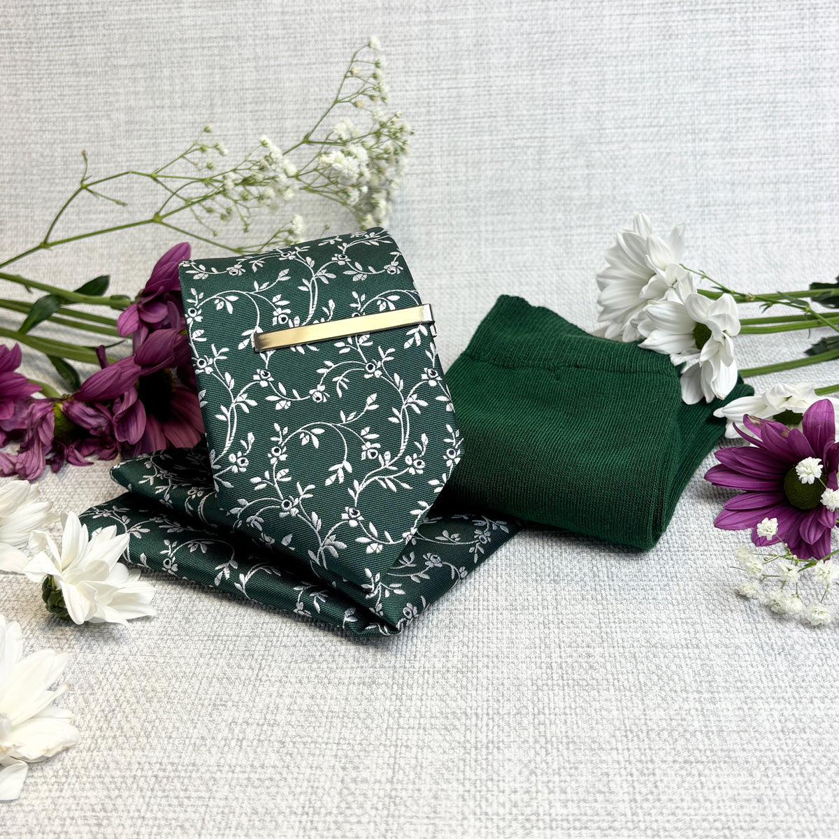 Dark Green Leaves Tie & Socks Gift Set