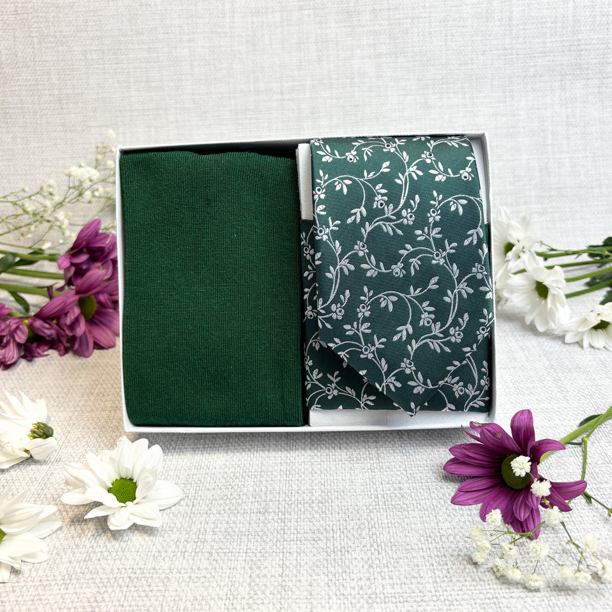 Dark Green Leaves Tie & Socks Gift Set