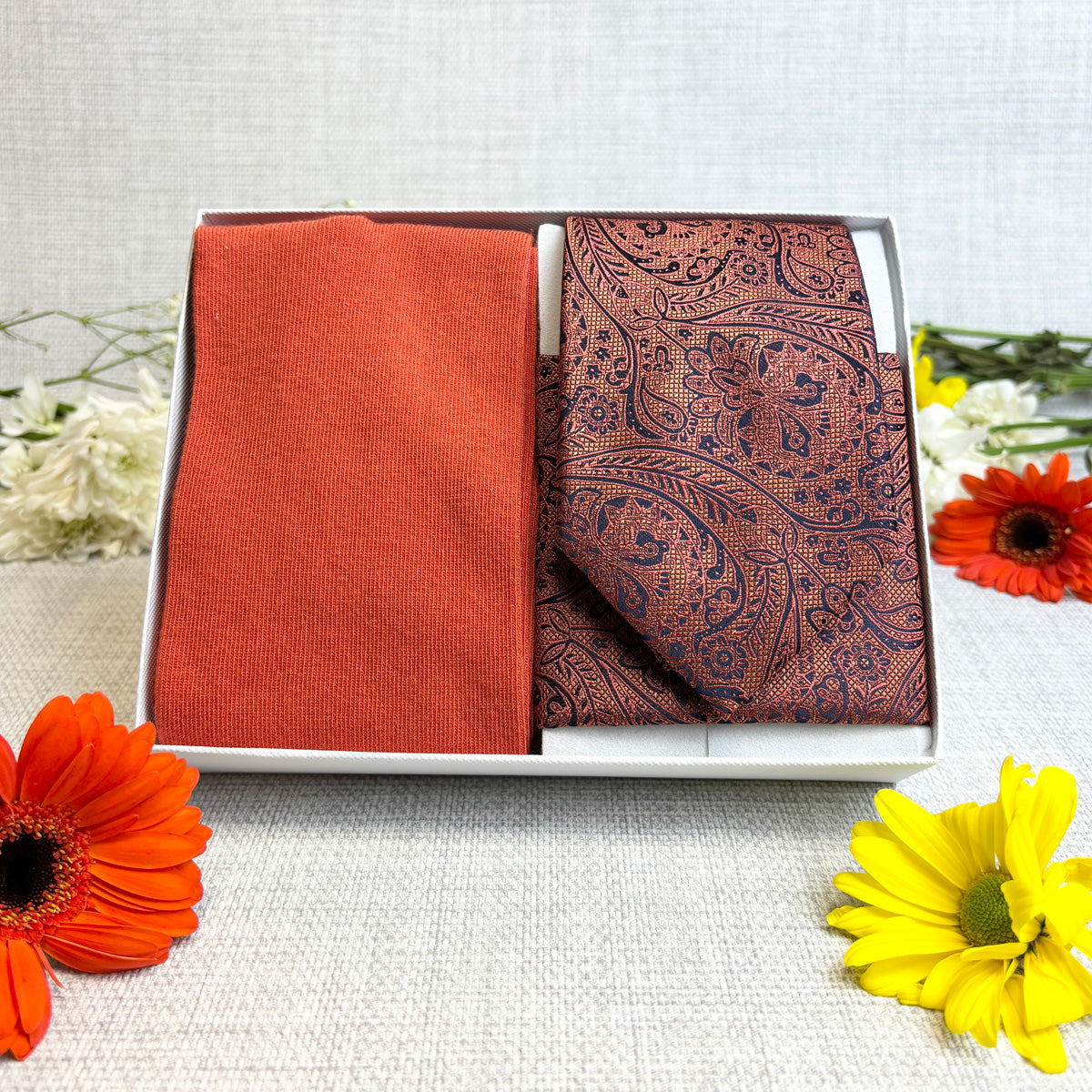 Sunset Lace Paisley Tie & Socks Gift Set