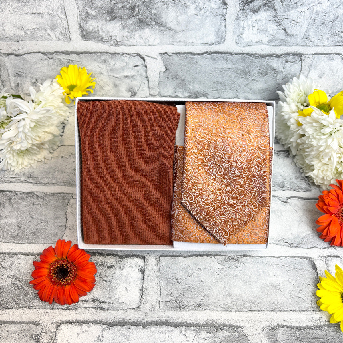 Spice Paisley Tie & Socks Gift Set