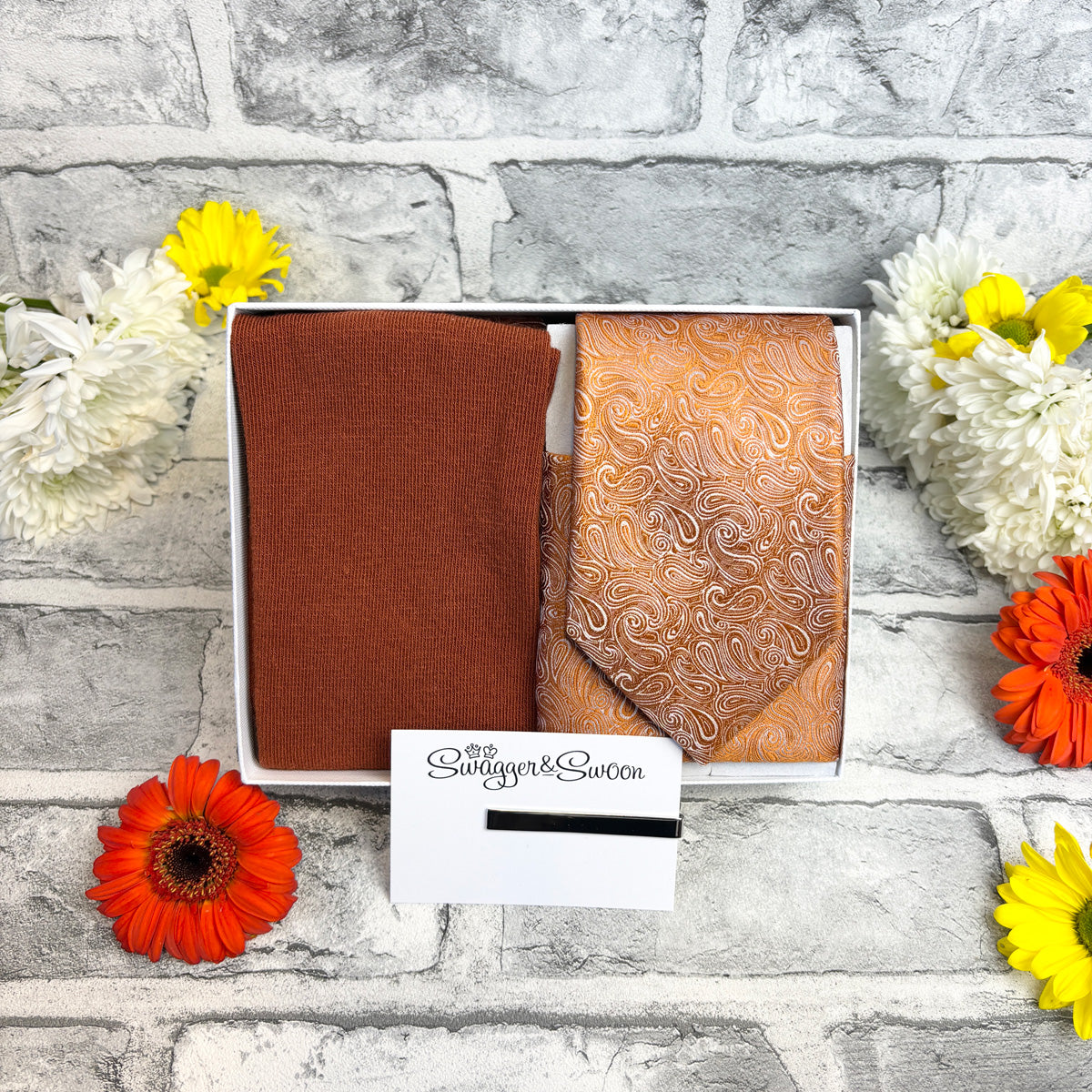 Spice Paisley Tie & Socks Gift Set