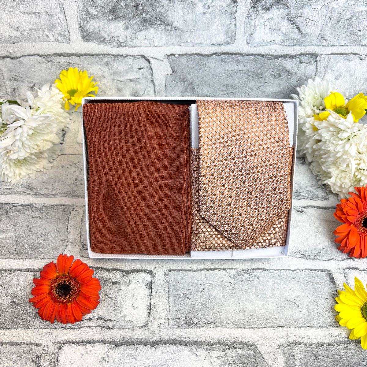 Spice Woven Tie & Socks Gift Set