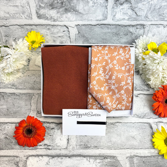 Spice Leaves Tie & Socks Gift Set