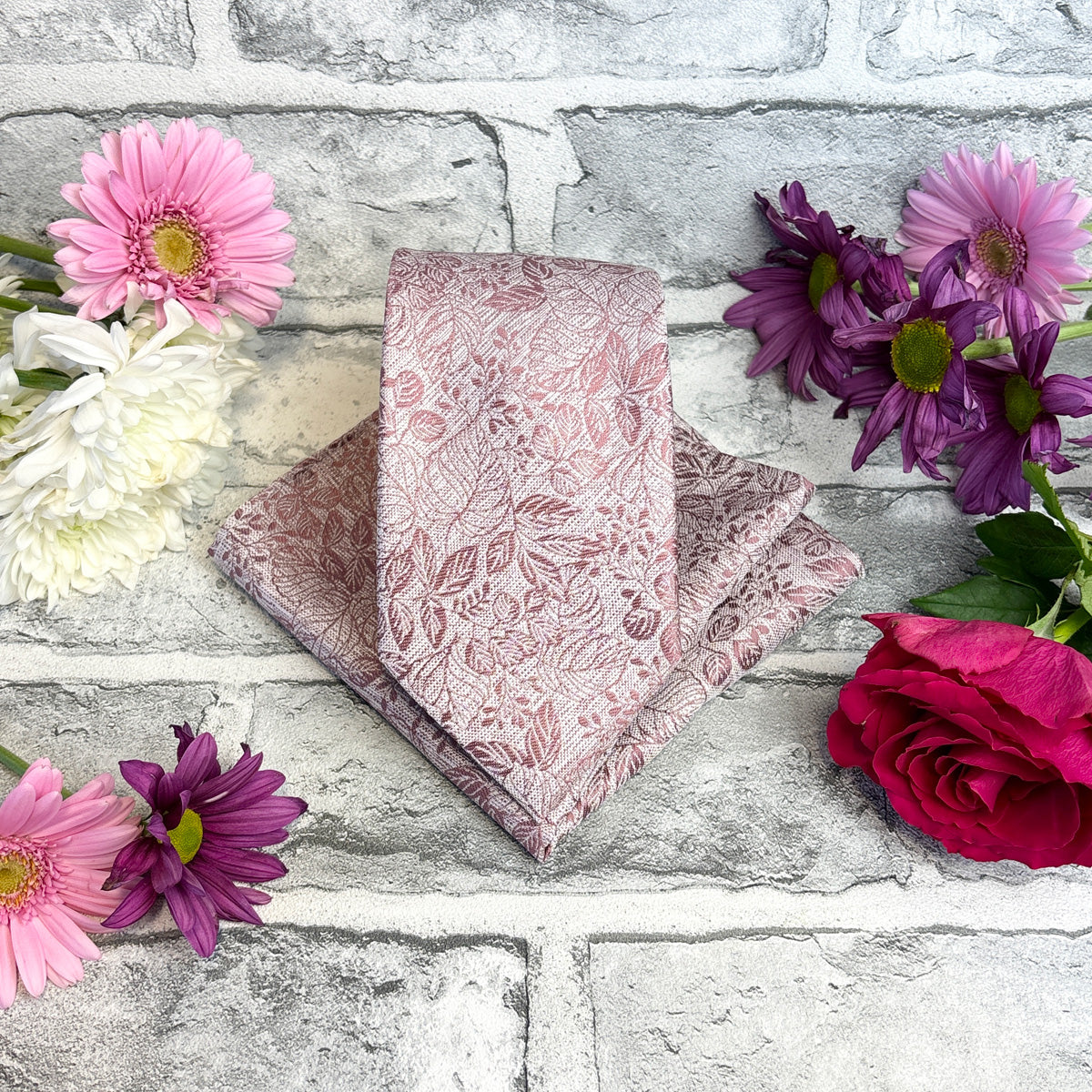 Desert Rose Woodland Leaves Tie & Socks Gift Set