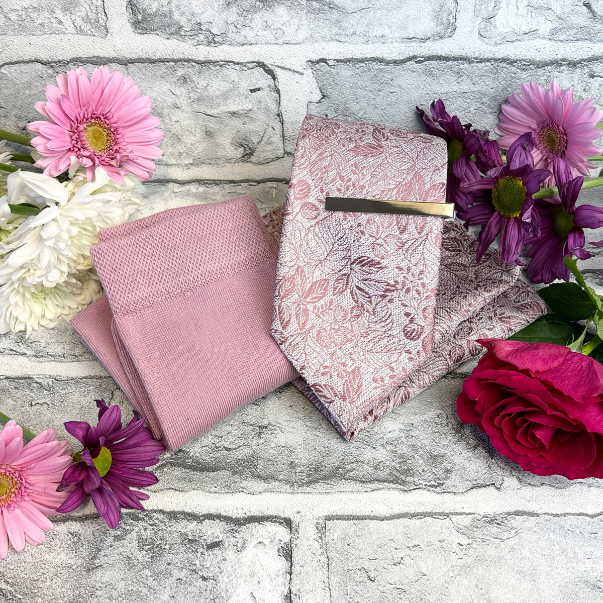 Desert Rose Woodland Leaves Tie & Socks Gift Set