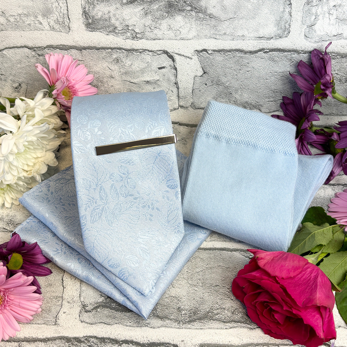 Cloudy Blue Woodland Leaves Tie & Socks Gift Set