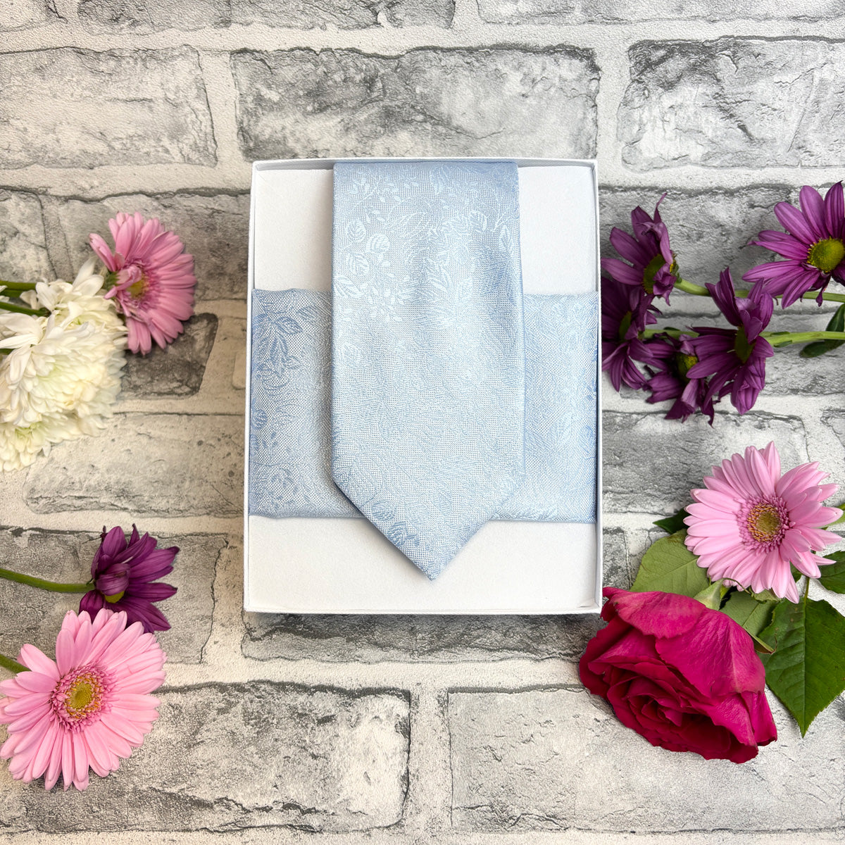 Cloudy Blue Woodland Leaves Wedding Swatch