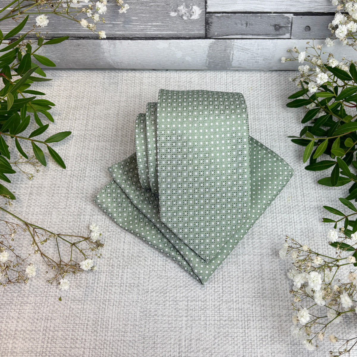 Wild Sage Diamonds Tie & Socks Gift Set