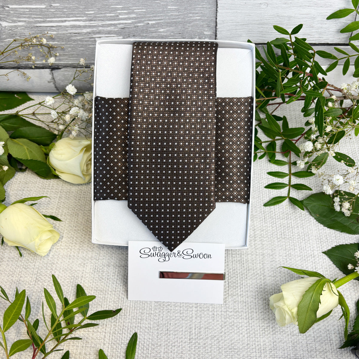 Walnut Diamonds Tie and Pocket Square gift set with tie bar