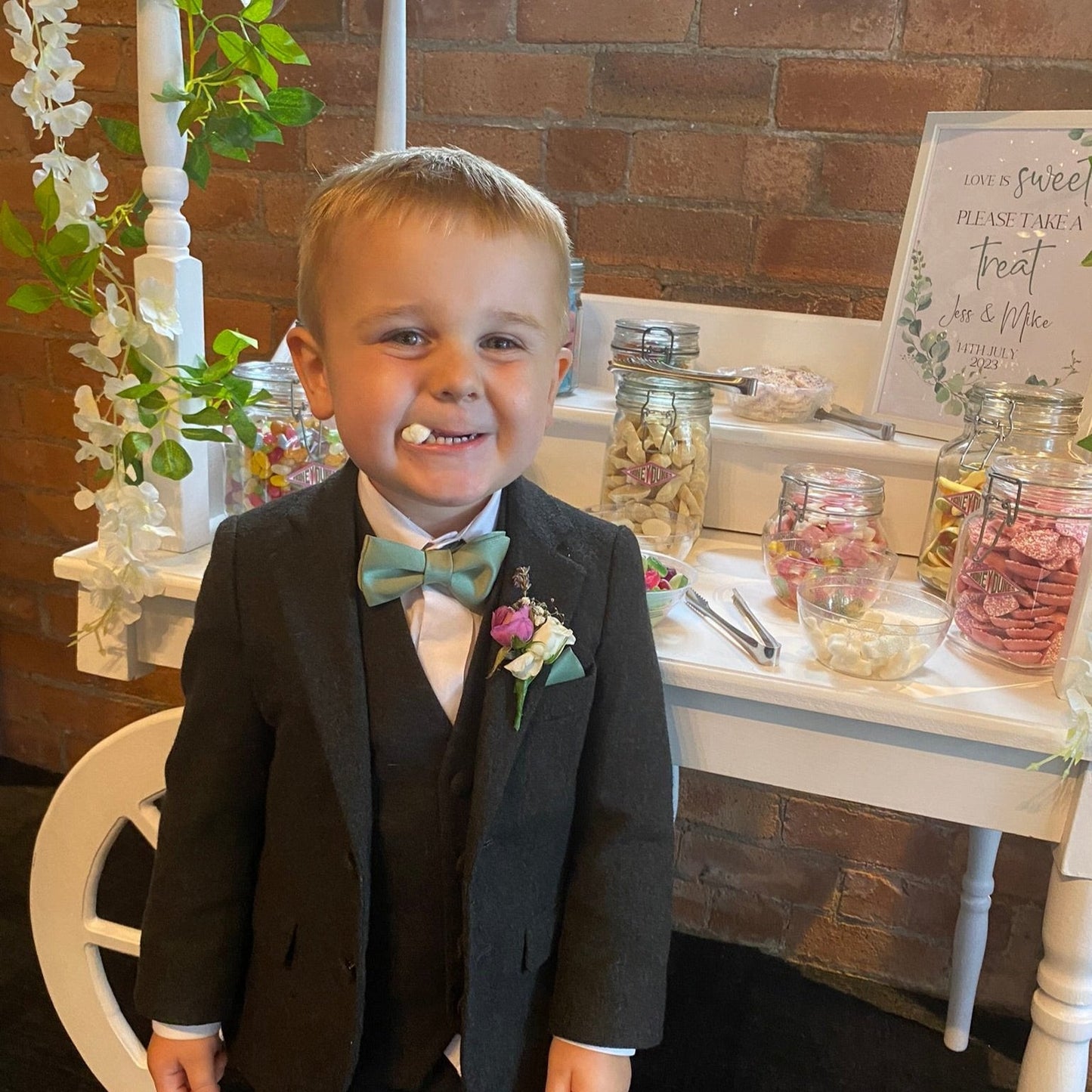 Boy's Matching Pocket Square - Childrenswear - Swagger & Swoon