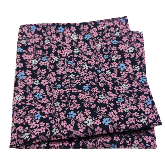 Dusky Pink Daisy Floral Pocket Square
